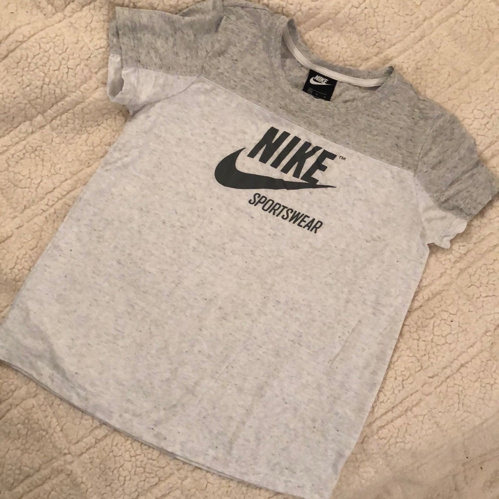 Women’s Nike t shirt